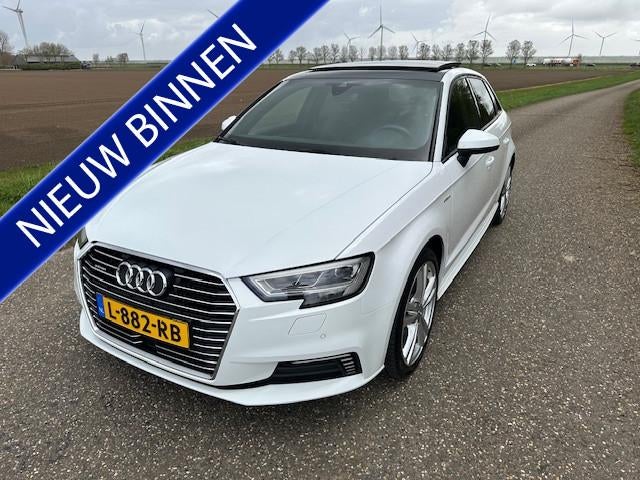 Audi A3 Sportback 1.4 e-tron Sport S-Line Panoramadak Camera, 12 maanden, Gebruikt, Euro 6, 4 cilinders