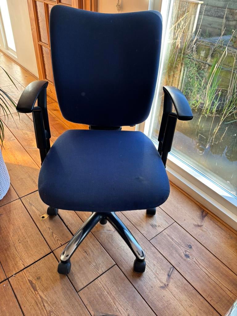 Gratis bureaustoel, Huis en Inrichting, Bureaustoelen, Ophalen, Zo goed als nieuw, Zwart