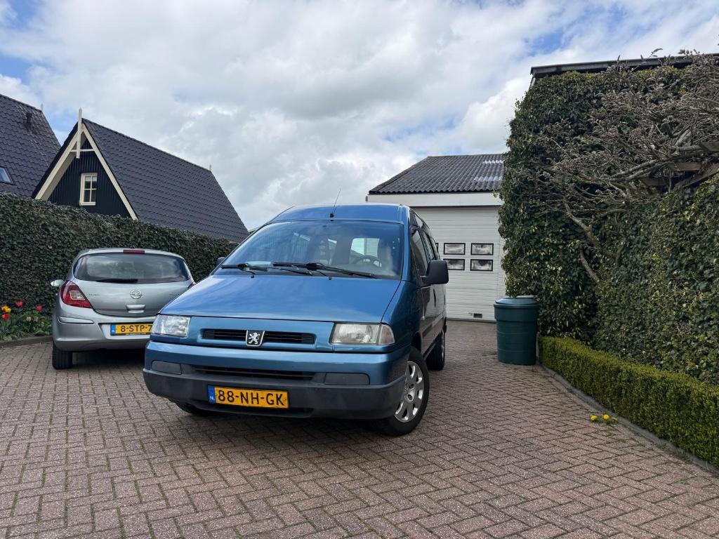 Peugeot Expert Combi 2.0 Combi 16V AUT Airco rolstoel invali, Auto's, 136 pk, Blauw, Expert Combi, 84 €/maand