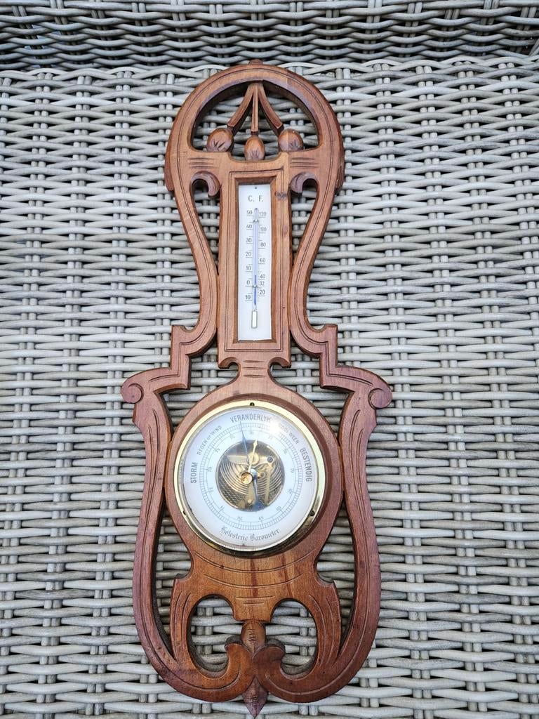 Oude barometer met kwik thermometer., Ophalen