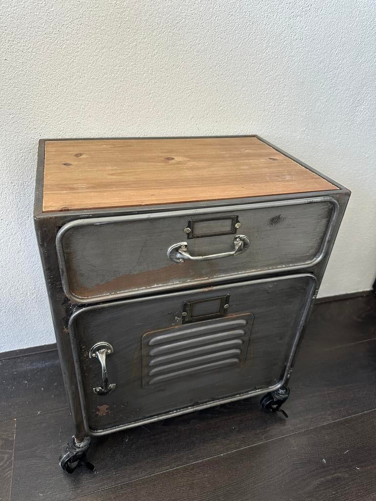 Industrieel kastje, Ophalen of Verzenden