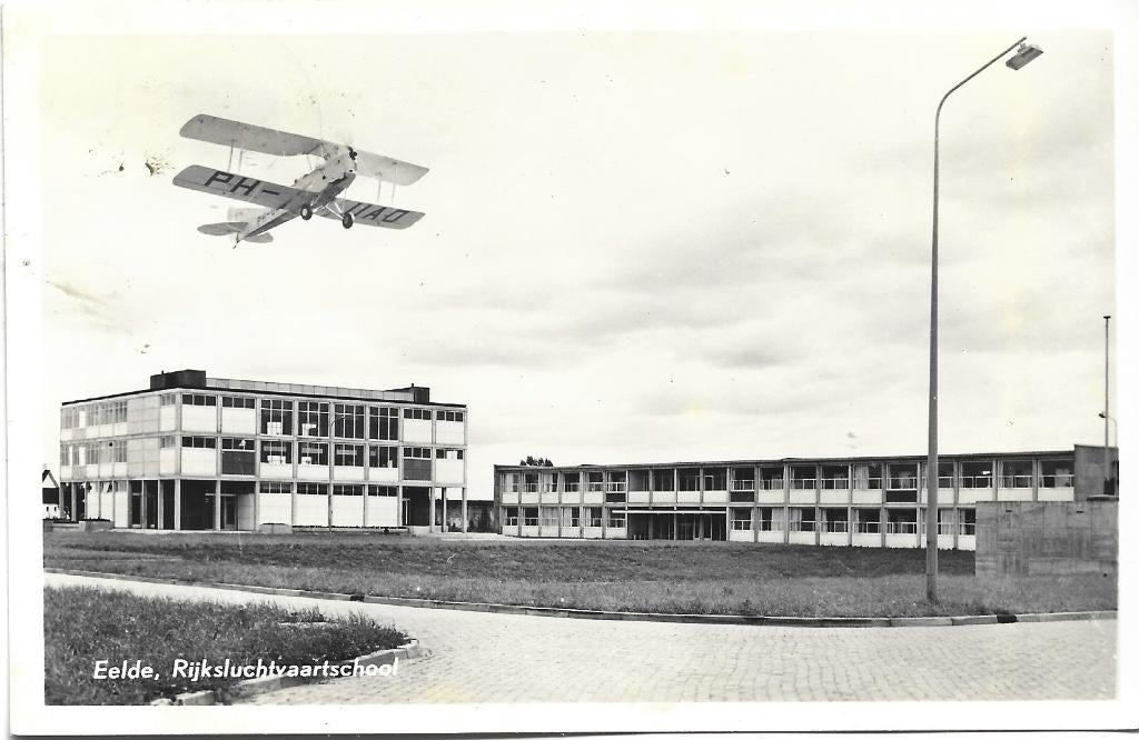 Eelde;  Rijksluchtvaartschool, Verzamelen, Ansichtkaarten | Nederland, Verzenden, 1940 tot 1960, Gelopen, Drenthe