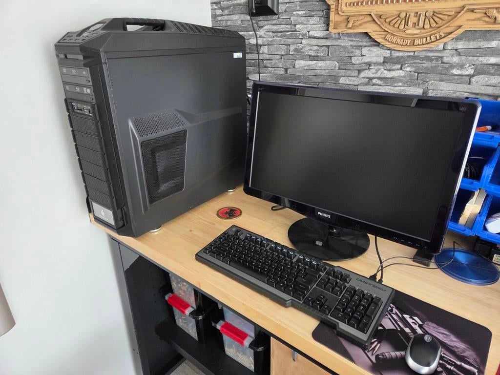 Oude game pc, zeer snel, Computers en Software, Desktop Pc's, Ophalen