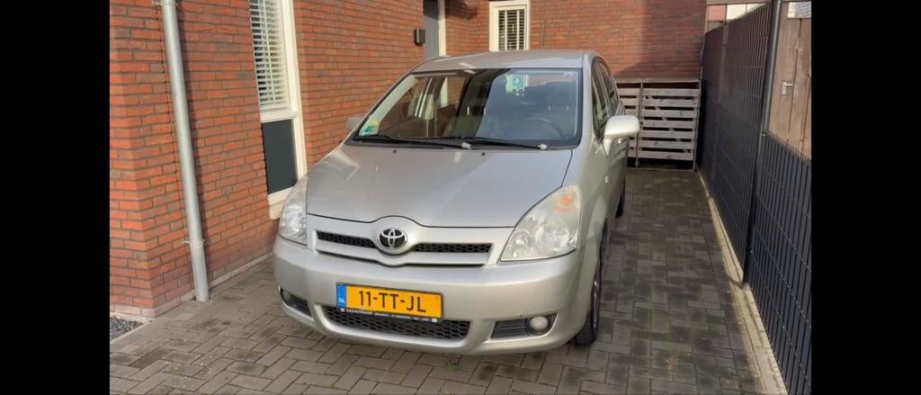 Toyota Corolla Verso 1.8 Vvt-i AUT 7P 2007 Grijs, Zwart, 4 cilinders, 129 pk, 7 stoelen
