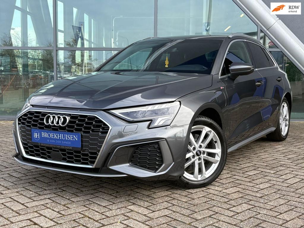 Audi A3 Sportback 40 TFSIe Plug in Hybride S-Line 204pk Auto, Stof, Gebruikt, 4 cilinders, 1535 kg