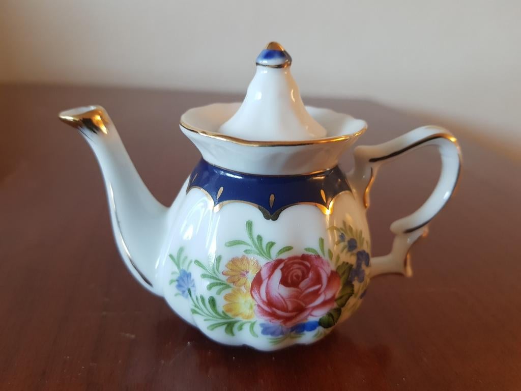 Mini Theepotje PMI Porselein
In gave staat, Ophalen of Verzenden