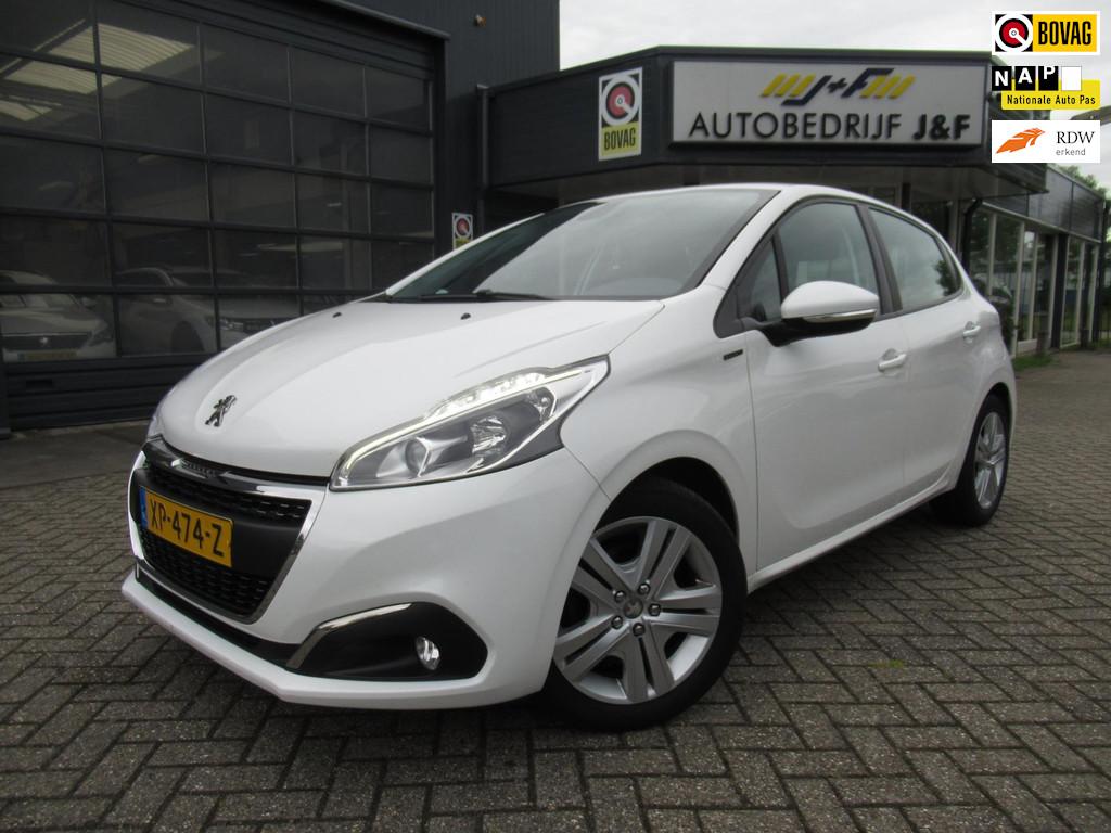 Peugeot 208 1.2 PureTech Signature / Navi / PDC / Carplay, 83 pk, Euro 6, 1199 cc, Wit