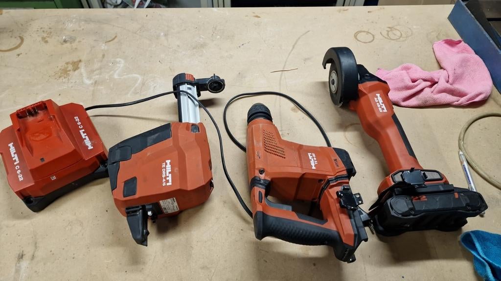 Hilti , flex, stofzuiger en klopboormachine, Ophalen