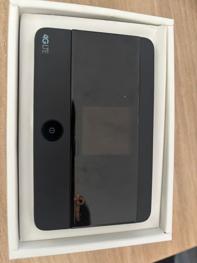 4G LTE Mobile Wi-FI, Computers en Software, Routers en Modems, Ophalen of Verzenden, Zo goed als nieuw, Router met modem