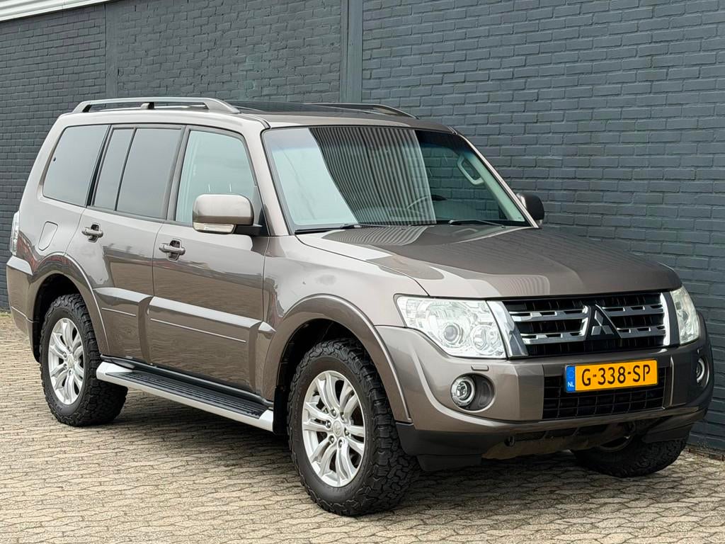 Mitsubishi Pajero 3.2 DI-D Instyle NAVI LEER PANO TREKHAAK T, Automaat, Euro 5, Gebruikt, Zwart