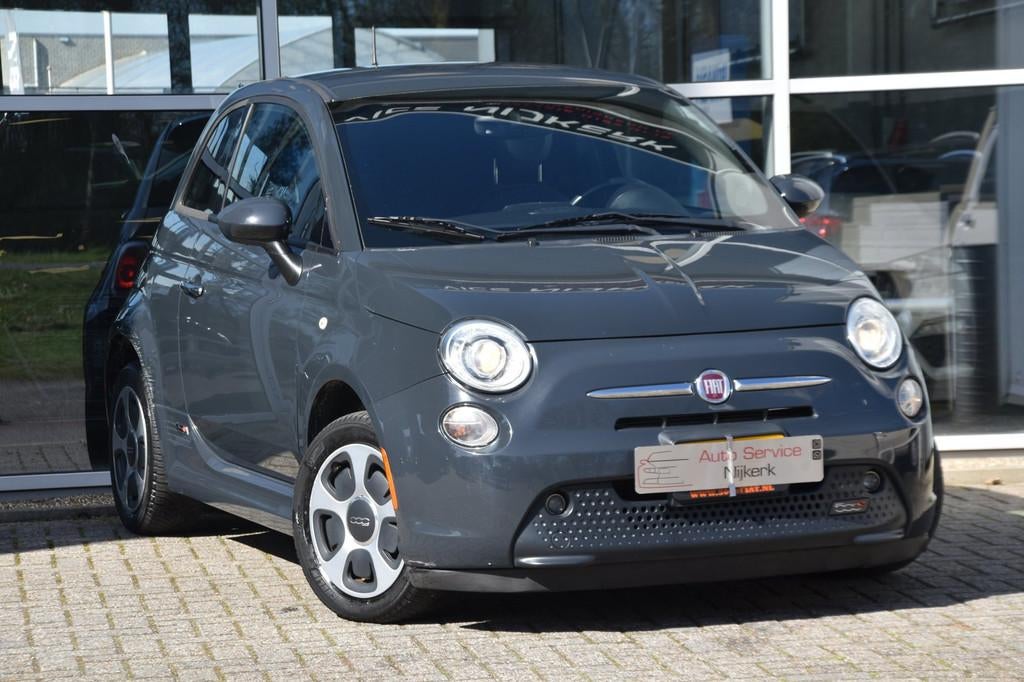 Fiat 500 E 24kwh Aut. Airco Nav. Leder Elek. Ramen Pdc Lm-Ve, Auto's, Gebruikt, Zwart, 4 stoelen, Leder