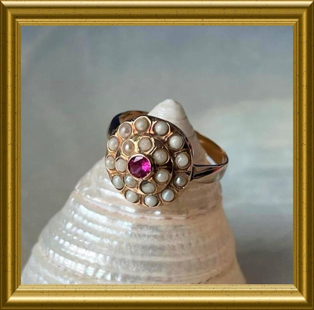 Antieke kleine 14 karaat gouden ring met robijn, Ophalen of Verzenden, Goud, Ring, Met edelsteen