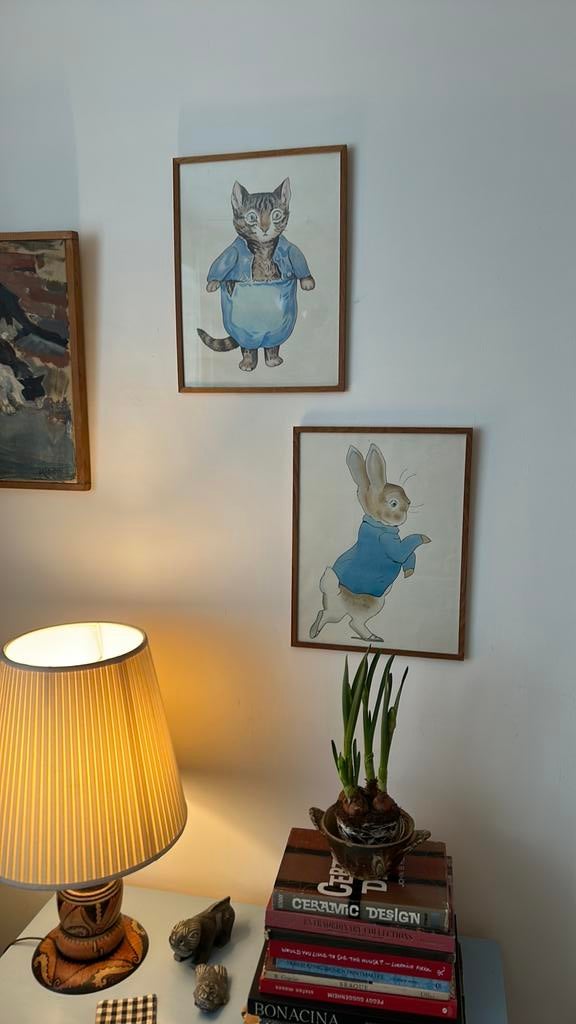 2 vintage posters kwaliteitsprints Pieter konijn Poekie Poes, Huis en Inrichting, Lampen | Tafellampen, Ophalen of Verzenden, Zo goed als nieuw