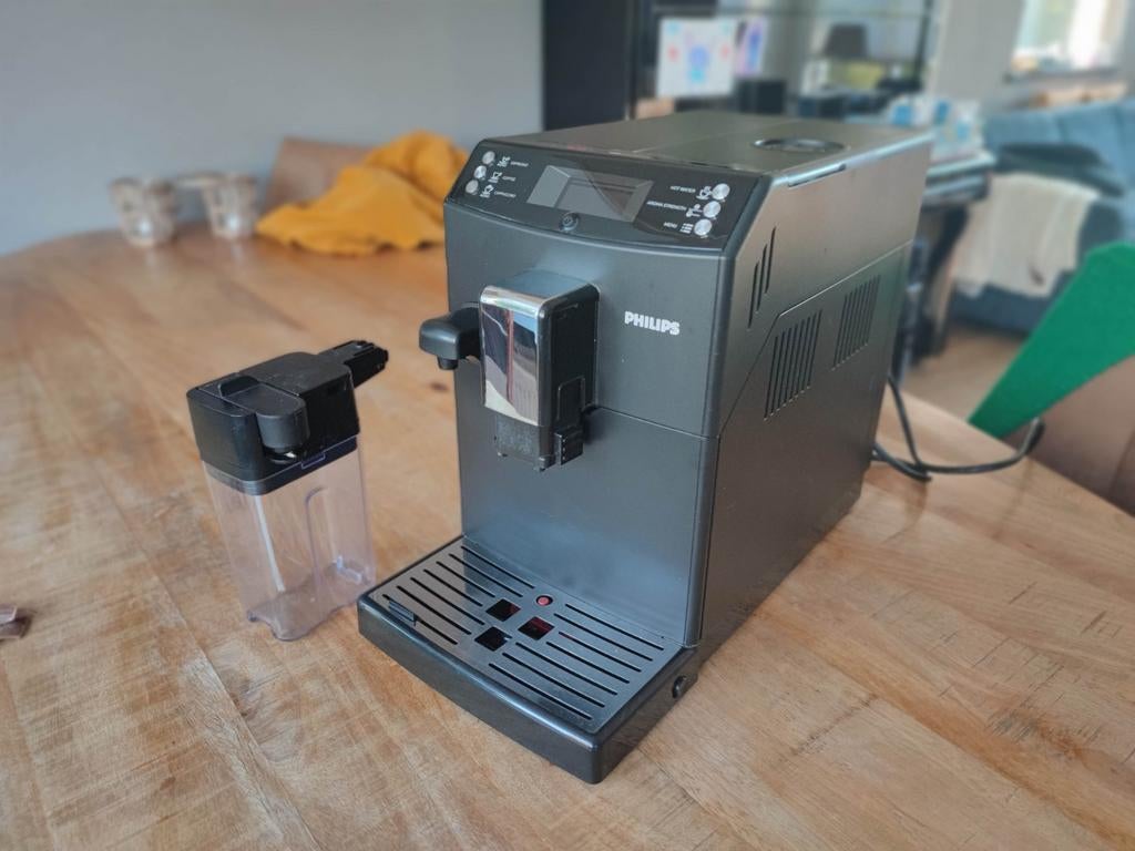 Philips volautomatische koffiemachine / espressomachine, Ophalen, Afneembaar waterreservoir, Gebruikt, Koffiemachine
