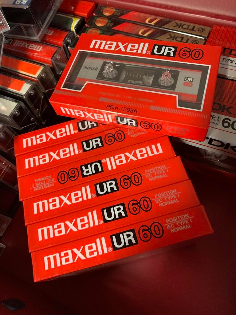 Partij gesealde cassettebandjes TDK D60 & Maxell UR60 + doos, Cd's en Dvd's, Cassettebandjes, Ophalen, Overige genres, Met bewaardoos, rek of koffer