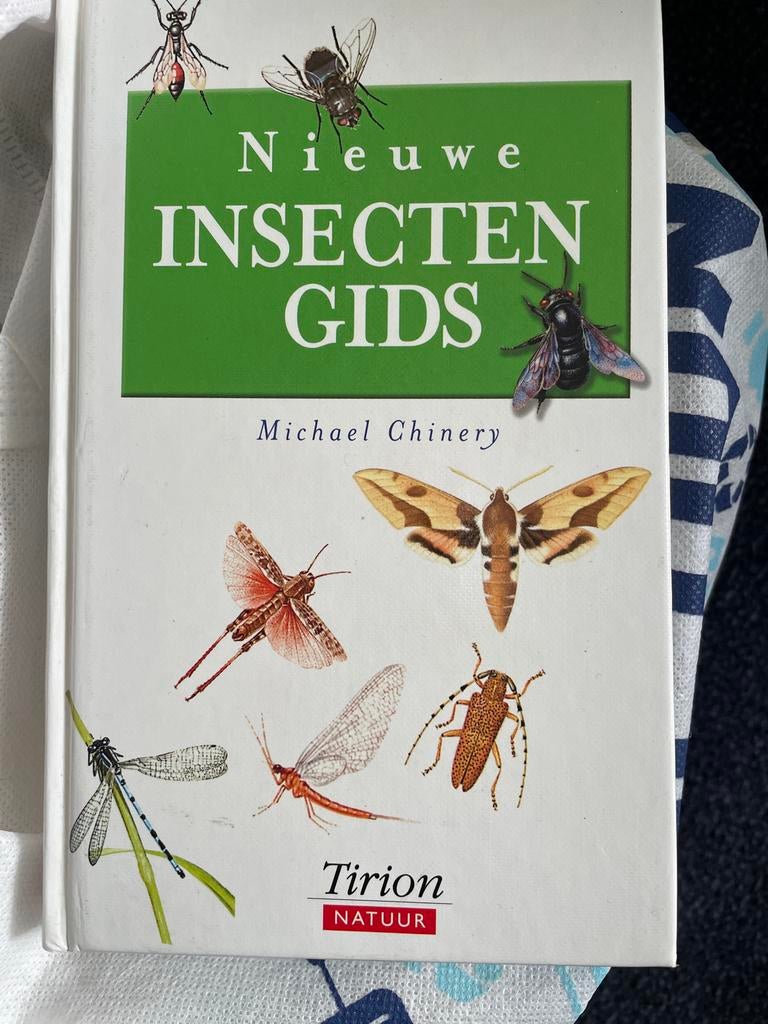 Nieuwe Insecten Gids - Michael Chinery (Tirion Natuur), Ophalen of Verzenden, Zo goed als nieuw, Natuur algemeen