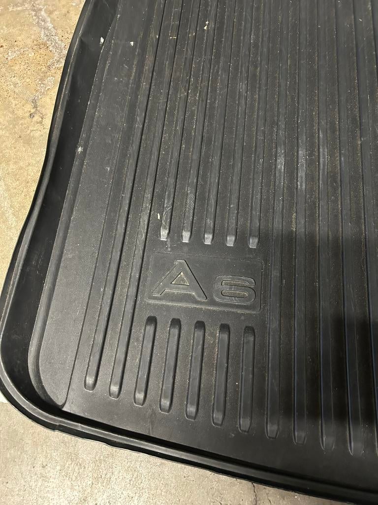 Originele Audi A6 C7 wintermatten (voor, achter, kofferbak), Ophalen, Gebruikt