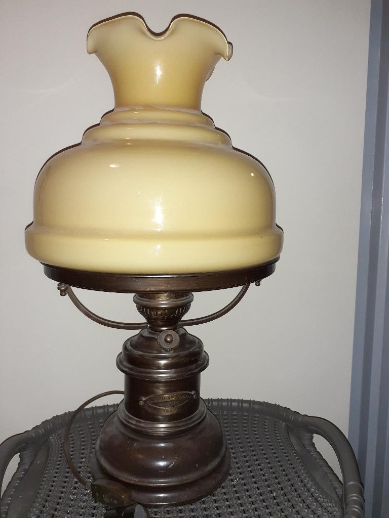 Lamp electrisch, petroleumlamp model, Antiek en Kunst, Antiek | Lampen, Ophalen of Verzenden