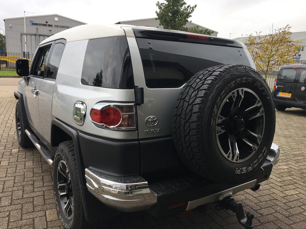 Toyota FJ Cruiser Sidebars met steps