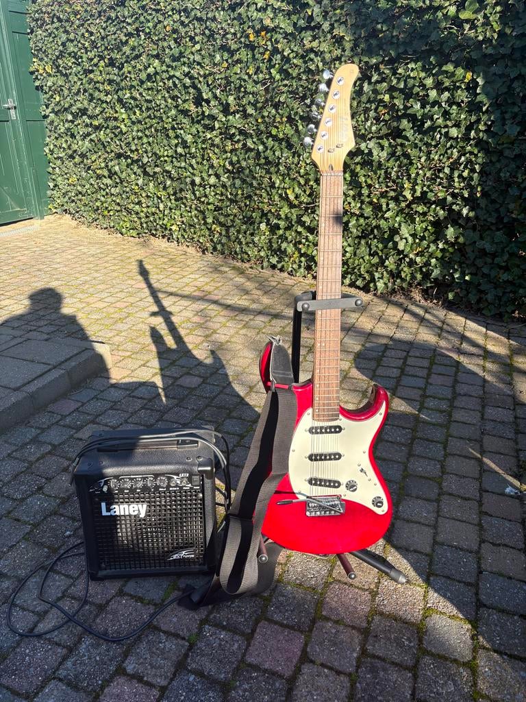 Rode Cort gitaar met Laney versterker, Muziek en Instrumenten, Met versterker, Zo goed als nieuw, Solid body, Ophalen
