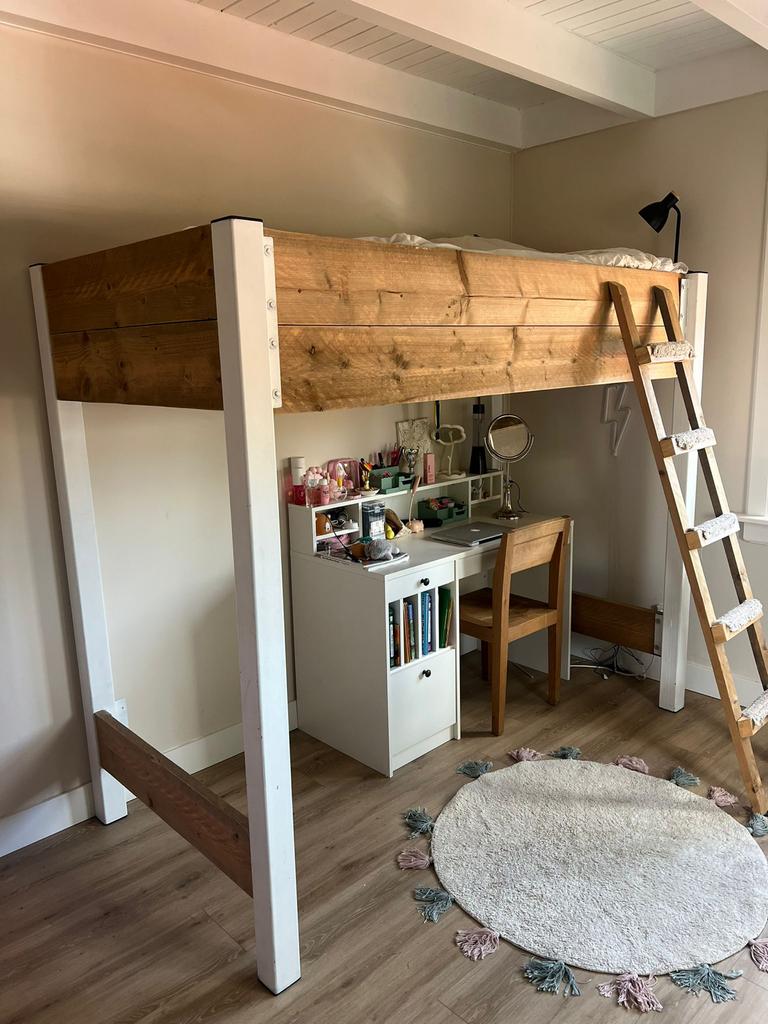 Stevige houten hoogslaper met bureau ruimte, Gebruikt, Eenpersoons, Ophalen of Verzenden, 90 cm