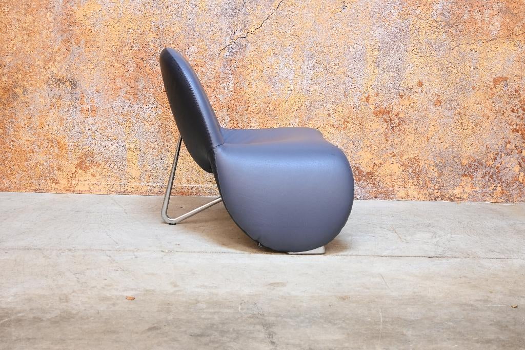 ZGANieuw! blauwe leren Leolux Sella design fauteuil, Leolux, Leolux, 75 tot 100 cm, Ophalen of Verzenden