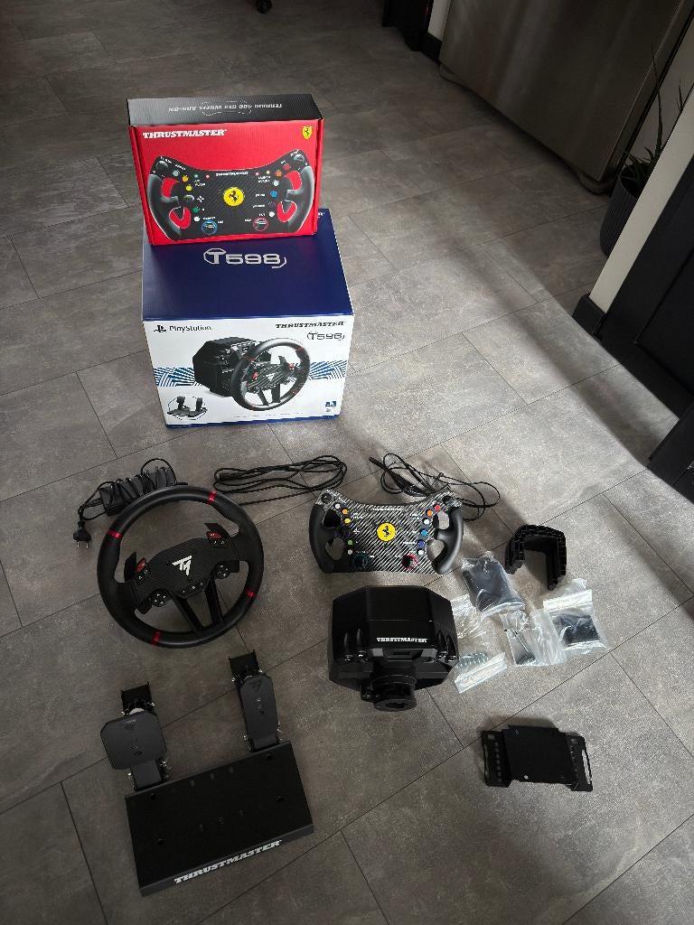 Thrustmaster T598 + Thrustmaster Ferrari 488 GT3, Ophalen of Verzenden, Zo goed als nieuw, Thustmaster
