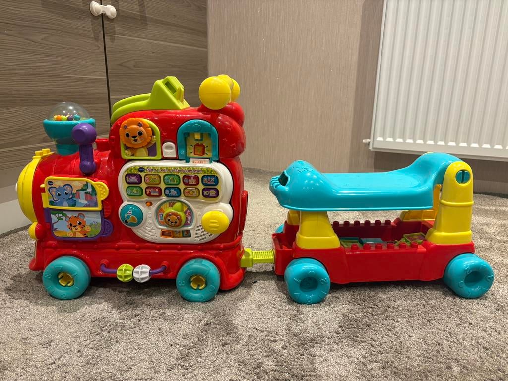 VTech Rijd & Leer Letterlocomotief Speeltrein Geluid & Licht, Ophalen, Zo goed als nieuw, 6 maanden tot 2 jaar