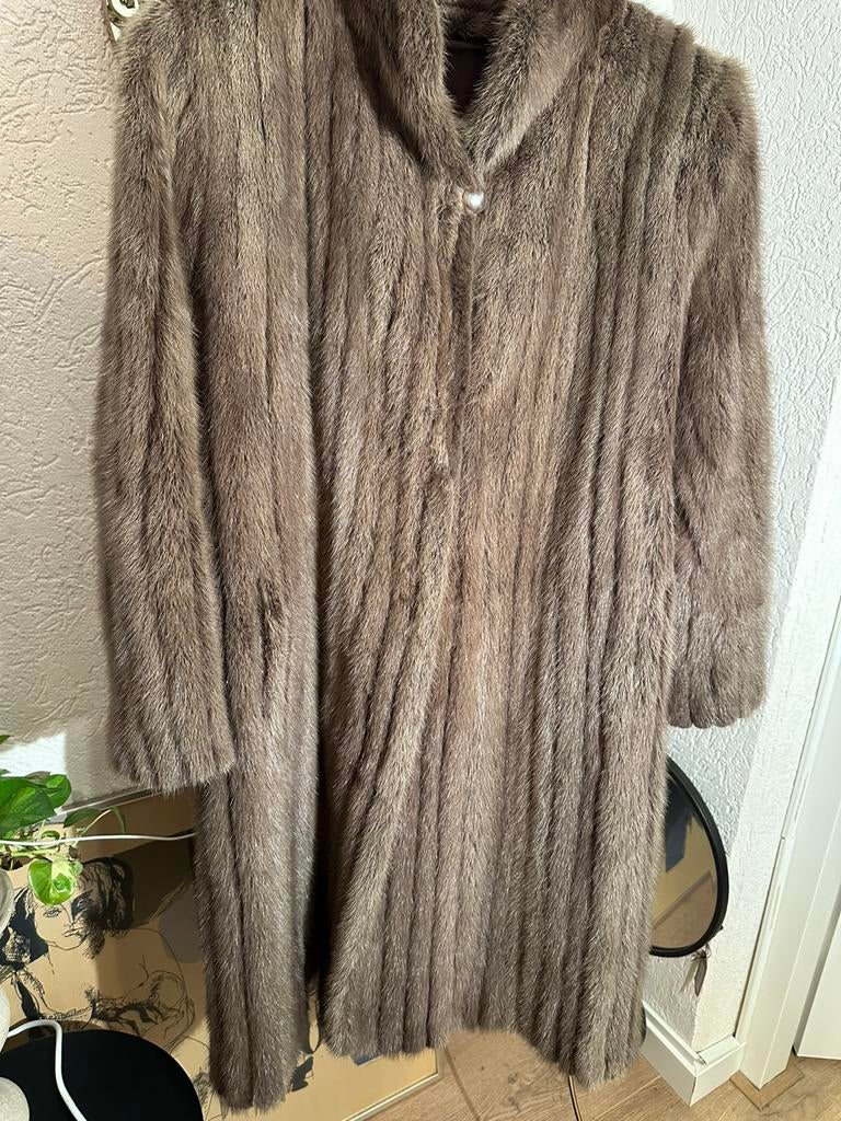 Gezocht een koper voor echte Bontjassen, Ophalen of Verzenden, Zo goed als nieuw