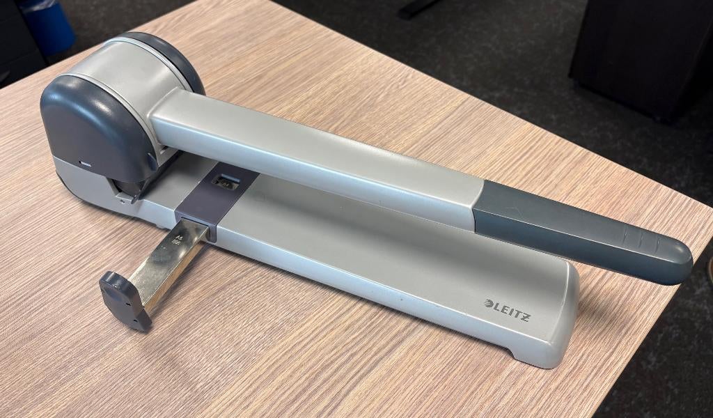 Perforator groot, Ophalen, Zo goed als nieuw