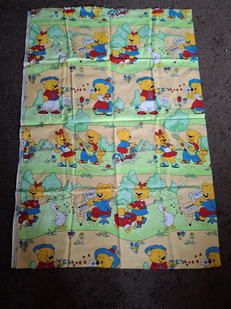 Te koop: Lappen met prints voor kinderen., Hobby en Vrije tijd, Stoffen en Lappen, 120 cm of meer, Nieuw, Ophalen of Verzenden