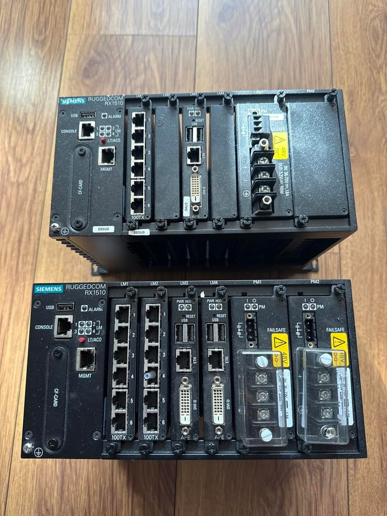 2x Siemens Ruggedcom RX1510 Industriële Ethernet Switche, Computers en Software, Netwerk switches, Gebruikt, Ophalen of Verzenden