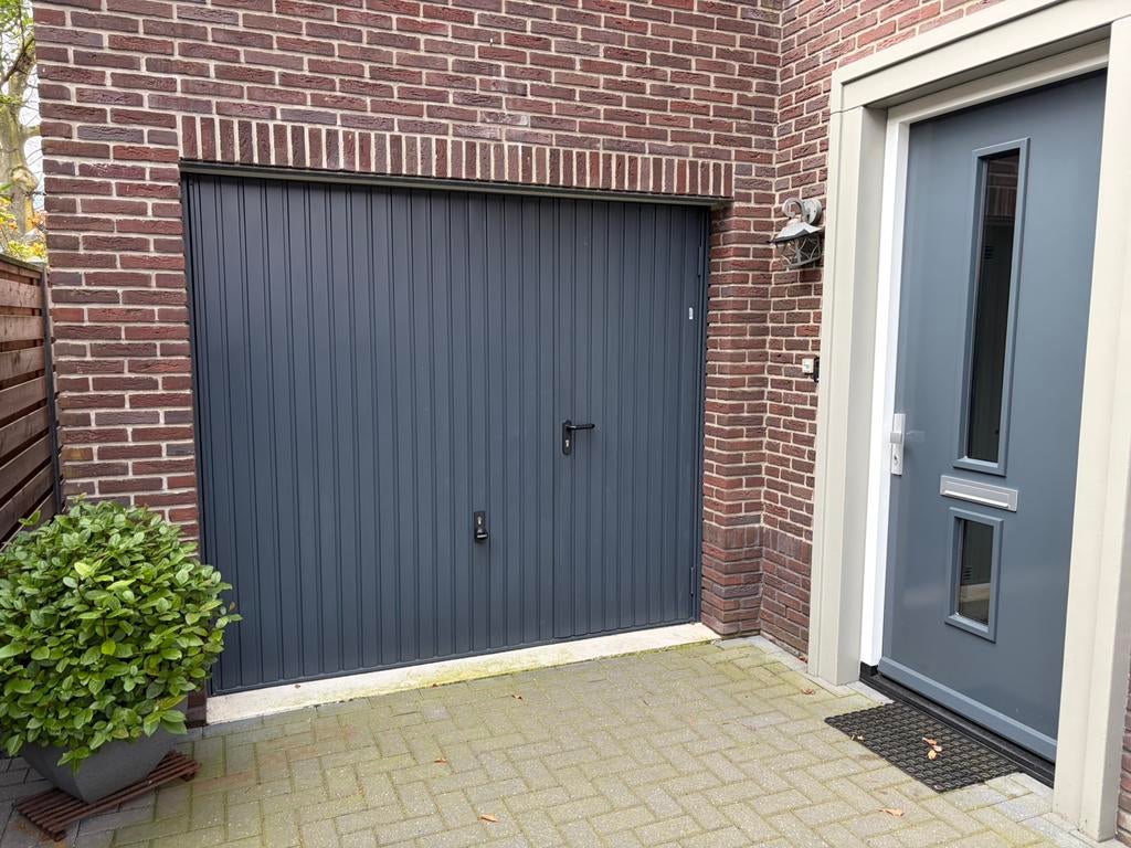 Kanteldeur/garagedeur, Doe-het-zelf en Verbouw, Ophalen, Garagedeur, Zo goed als nieuw, 120 cm of meer
