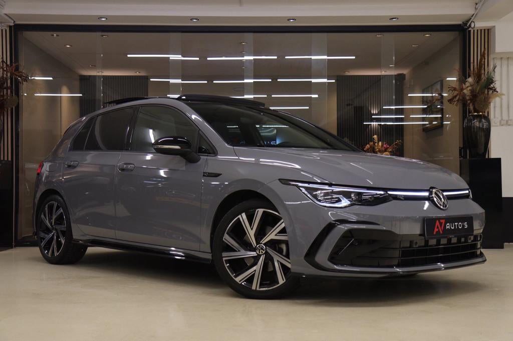 Volkswagen GOLF 1.5 eTSI R-Line Business PANO/CAM/CARPLAY/IQ, Stof, 4 cilinders, 150 pk, Bedrijf