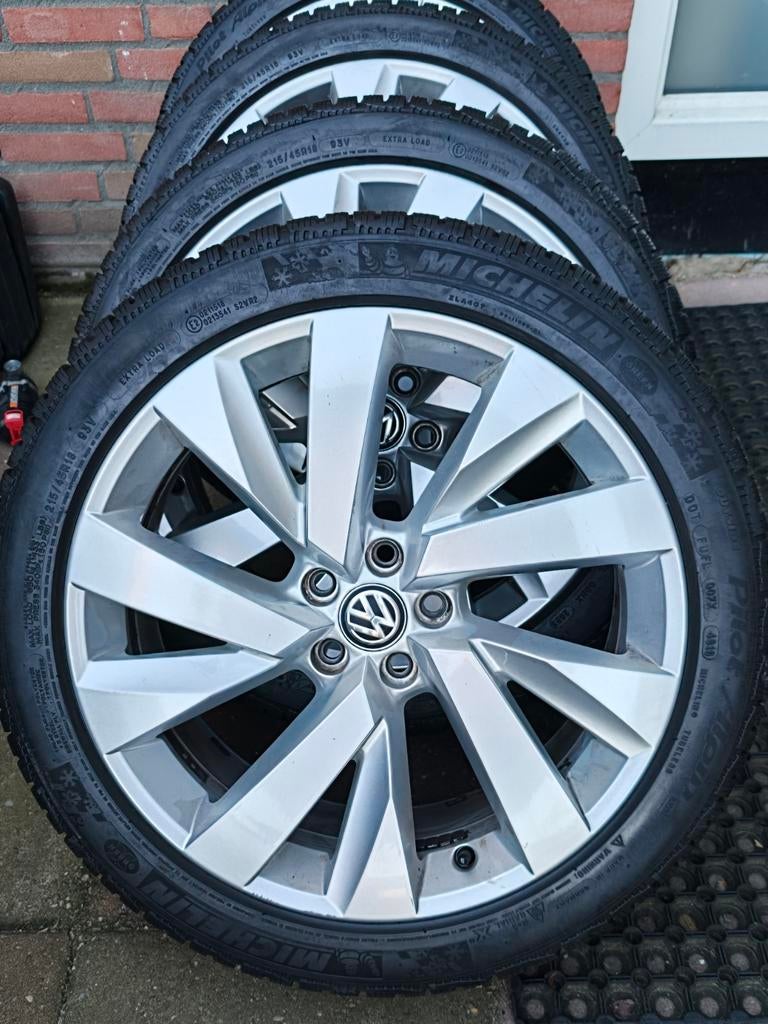 Volkswagen 18 inch winterwielen set 215/45-18 velgen 5x100, Ophalen of Verzenden, Seat