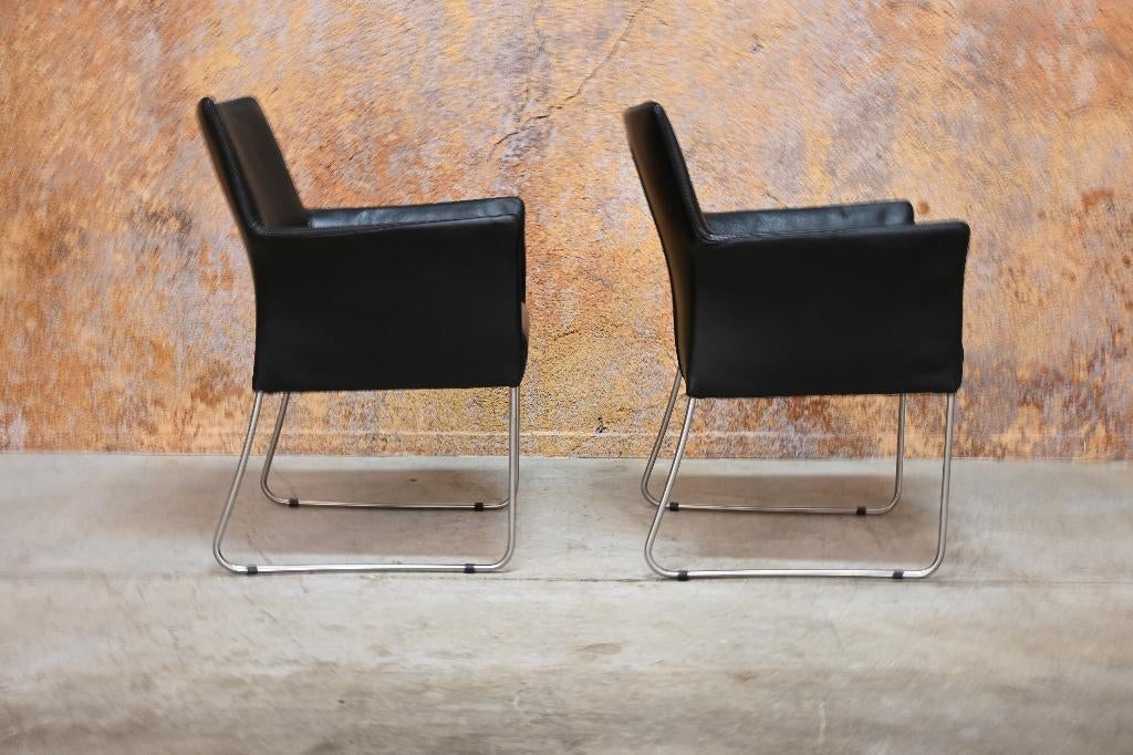 IZGS 2 zwarte leren Bert Plantagie Paris design stoelen, Zwart, Bert plantagie, Ophalen of Verzenden, Vijf, Zes of meer stoelen