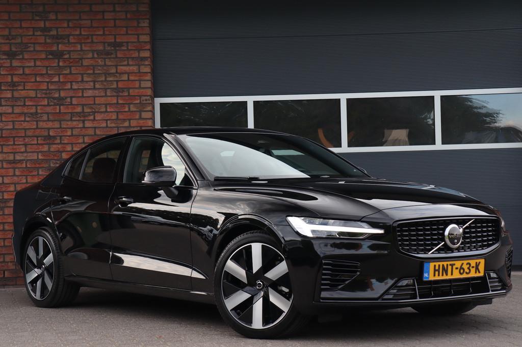 Volvo S60 2.0 Recharge T8 AWD Ultimate Dark, Pano Bowers & W, Auto's, Volvo, Automaat, Gebruikt, 4 cilinders, Zwart