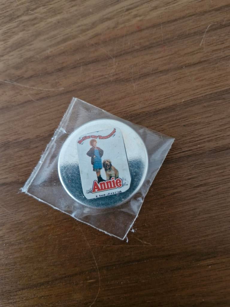 183 Annie Film button, Ophalen of Verzenden