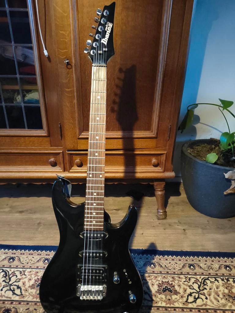 Ibanez electrische gitaar puntgaaf starterspakket, Ophalen, Zo goed als nieuw, Solid body, Ibanez
