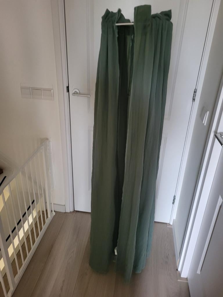 Piekstok met klamboe voor een wiegje., Ophalen, Klamboe