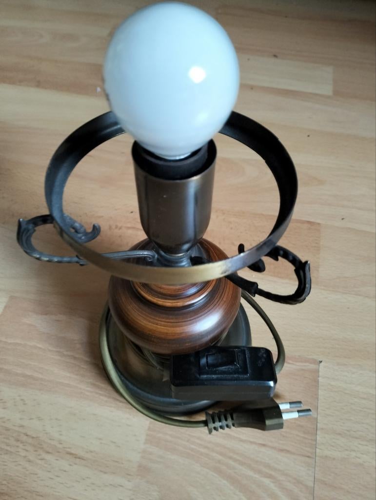 Tafellampje met houten en metalen details, Ophalen of Verzenden