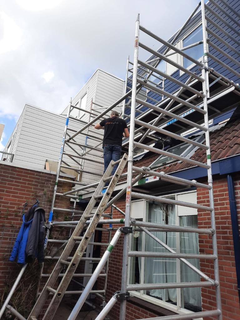 Te Huur steiger, Ophalen of Verzenden, Zo goed als nieuw, Rolsteiger of Kamersteiger, 5 meter of hoger