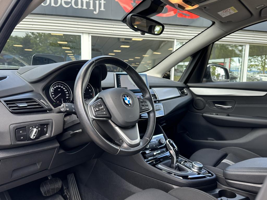 BMW 2 Serie Active Tourer 218i Business Edition | Navi Prof., Gebruikt, Met garantie (alle), Origineel Nederlands, 19 km/l