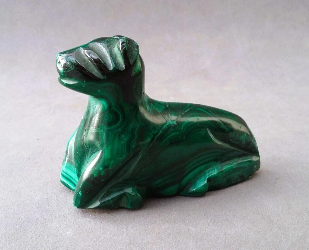 Gepolijste Malachiet Kopererts LIGGEND DIER Congo Afrika, Ophalen of Verzenden, Mineraal