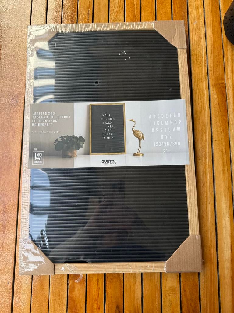 Nieuw Gusta Letterbord - Nieuw-Nog in het plastic!, Huis en Inrichting, Woonaccessoires | Tekstborden en Spreuken, Ophalen of Verzenden