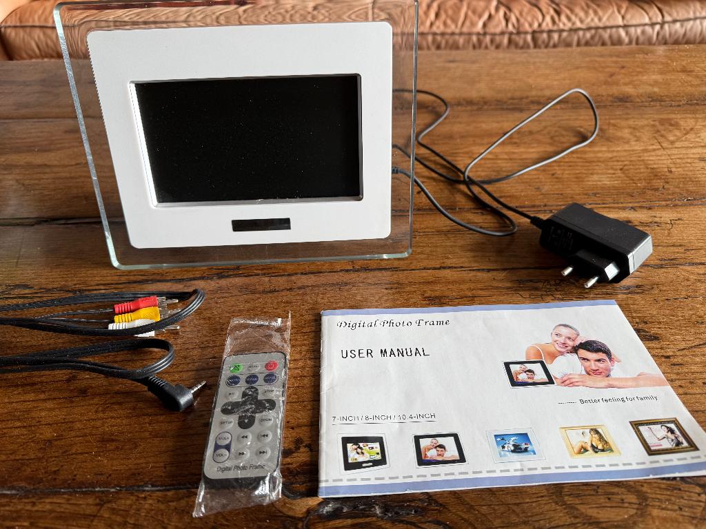 Digital photo frame, Ophalen of Verzenden, Zo goed als nieuw, 8 tot 12 inch, Afstandsbediening