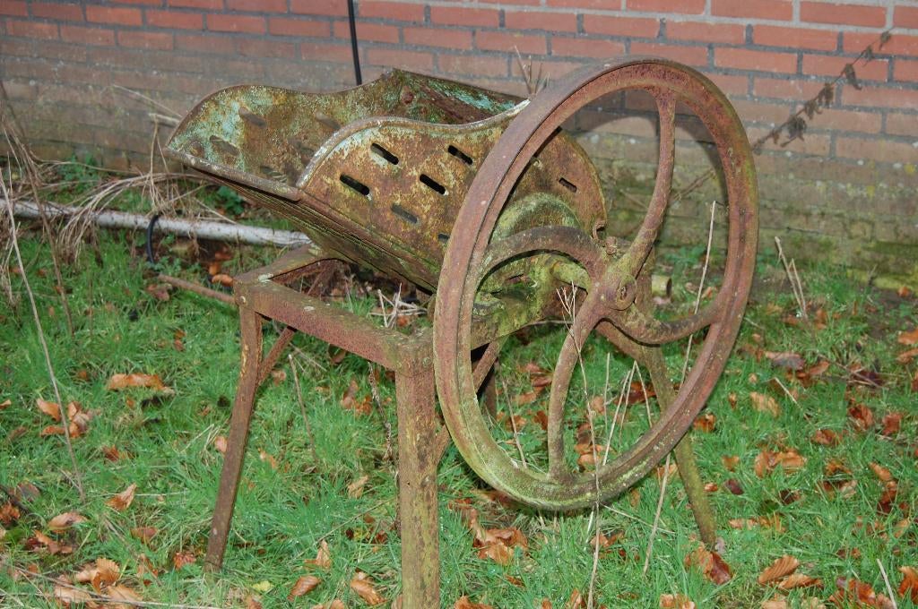 bieten snij machine / ouderwets gereedschap, Antiek en Kunst, Antiek | Gereedschap en Instrumenten, Ophalen