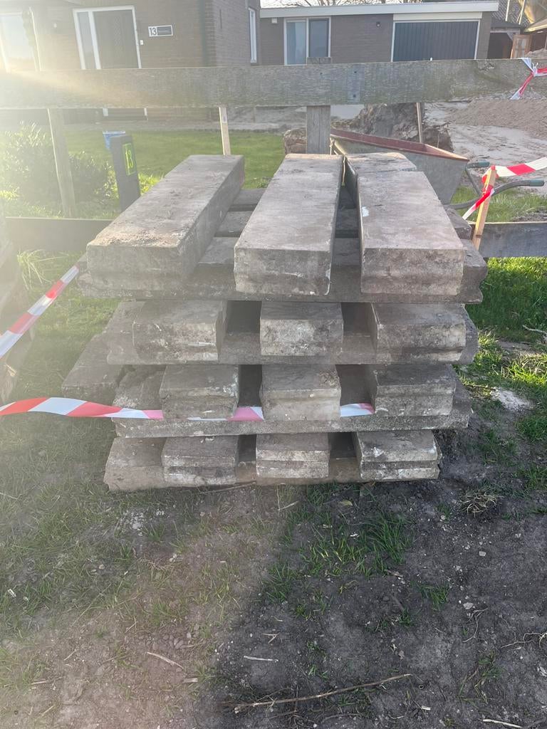 Betonbielzen, biels beton 28 stuks, Tuin en Terras, Ophalen, Zo goed als nieuw, 250 cm of meer, Balken