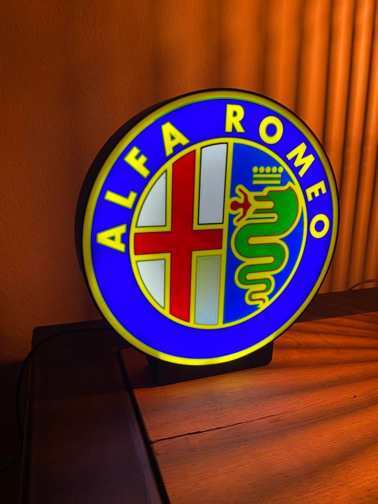 Alfa Romeo Led lichtbak reclamebord lichtreclame, Ophalen of Verzenden, Lichtbak of (neon) lamp