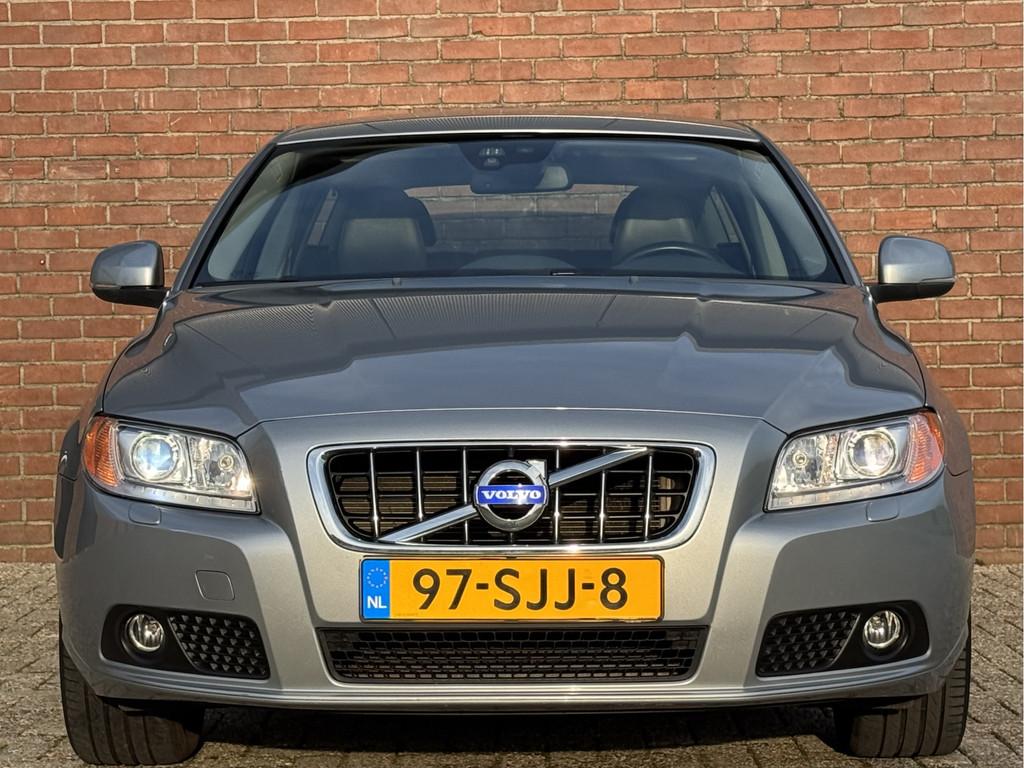 Volvo V70 1.6 T4 LIMITED EDITION | NL-AUTO! | DEALER OH!, Voorwielaandrijving, Euro 5, 15 km/l, Gebruikt